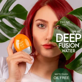 ضدآفتاب دیپ فیوژن واتر تراست اسمارت +SPF50 معرفی توسط مدل مو قرمز