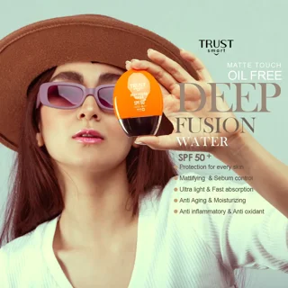 ضدآفتاب دیپ فیوژن واتر تراست اسمارت +SPF50 همراه مدل با عینک آفتابی